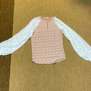 Like New lace/crotchet shirt